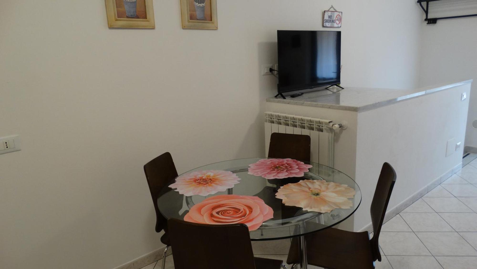 Rose Apartment Luni Dış mekan fotoğraf